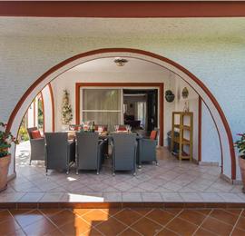 4 Bedroom Villa with Pool and Annex near Porec, Sleeps 8